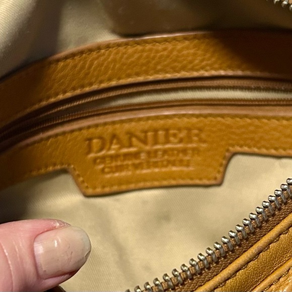 Danier Leather crossbody purse/handbag - Picture 6 of 10